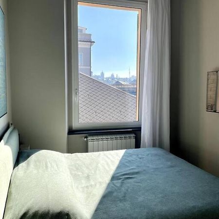 Apartmán Overlooking The Porto Antico Of Janov Exteriér fotografie